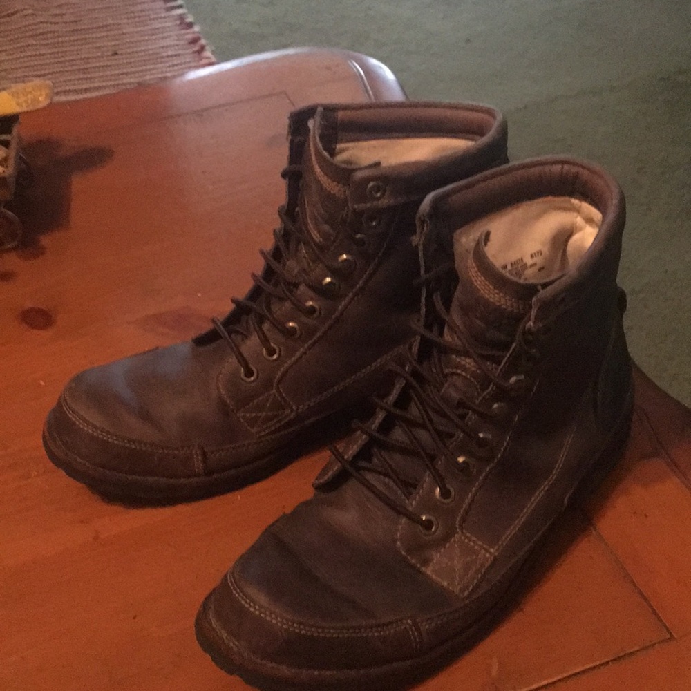 6” Brown timberland earth keepers.